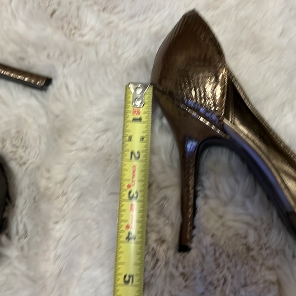 Michael Bronze Leather Snakeprint Pointy Toe Slip On Pumps Sz 8 - Picture 10 of 12